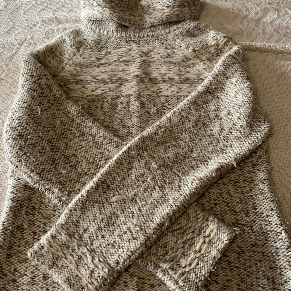 GAP sweater